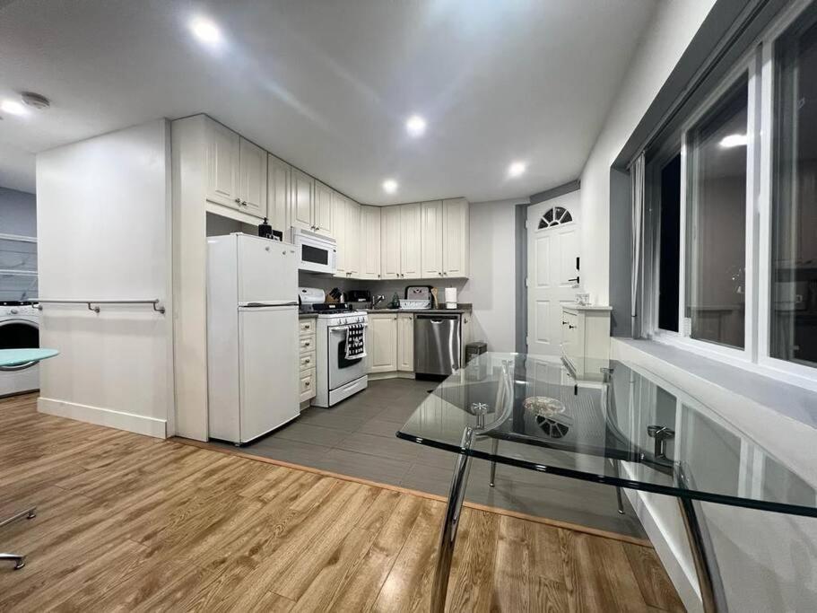 Westview Vacation Rental - Two Br House North Vancouver Buitenkant foto